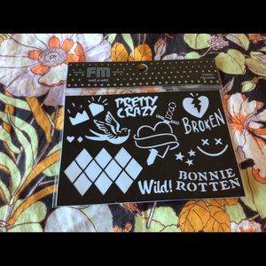 🌙5/$15 Wet n Wild Makeup Stencils